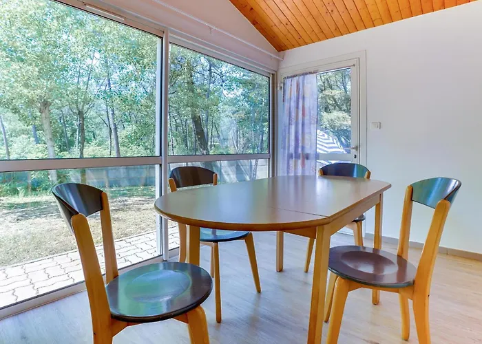 Beautiful In Casa de Férias La Faute-sur-Mer